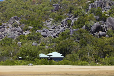 Absolute Beachfront - Food Delivery Shop 9