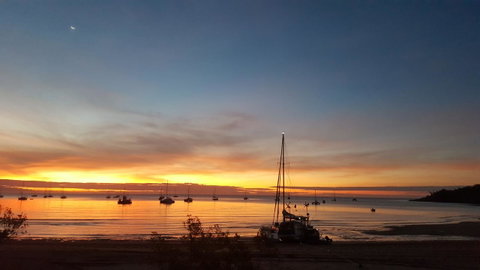 Magnetic Island Holiday House - Food Delivery Shop 15