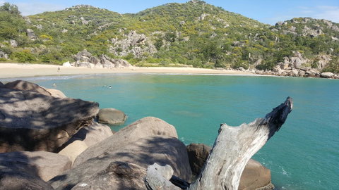 Magnetic Island Holiday House - Food Delivery Shop 17