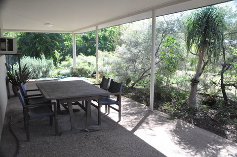 Magnetic Island Bed And Breakfast - Food Delivery Shop 27