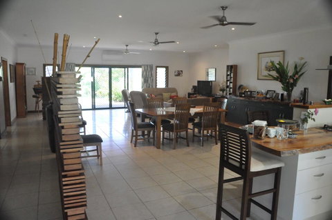 Magnetic Island Bed And Breakfast - Food Delivery Shop 29