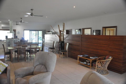 Magnetic Island Bed And Breakfast - Food Delivery Shop 26