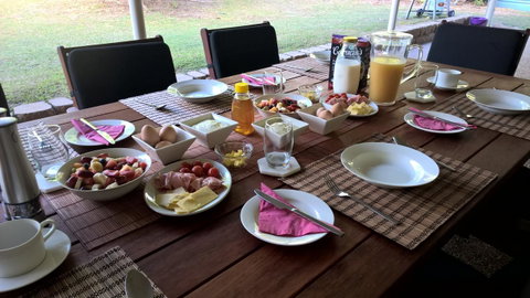 Magnetic Island Bed And Breakfast - Food Delivery Shop 14