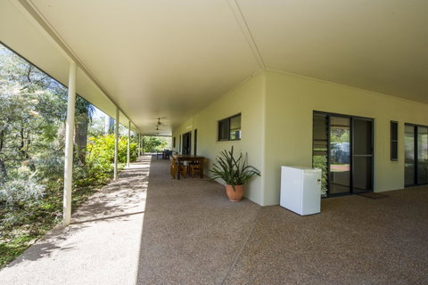 Magnetic Island Bed And Breakfast - Food Delivery Shop 22