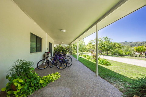 Magnetic Island Bed And Breakfast - Food Delivery Shop 21