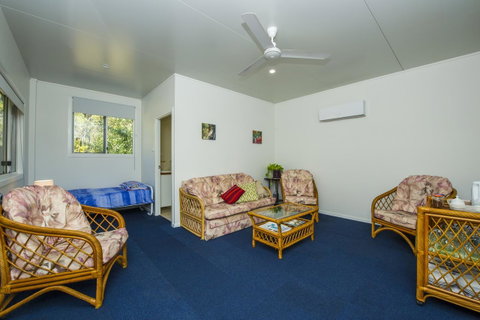 Magnetic Island Bed And Breakfast - Food Delivery Shop 30