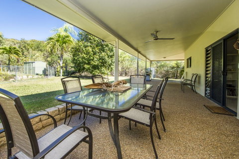 Magnetic Island Bed And Breakfast - Food Delivery Shop 20