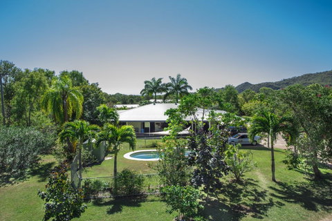 Magnetic Island Bed And Breakfast - Food Delivery Shop 1