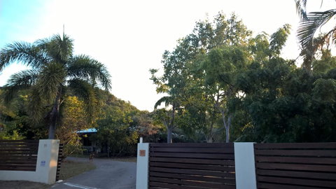 Magnetic Island Bed And Breakfast - Food Delivery Shop 23