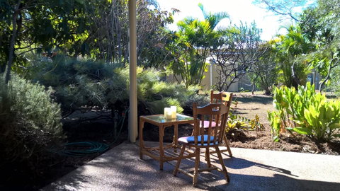 Magnetic Island Bed And Breakfast - Food Delivery Shop 12