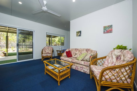 Magnetic Island Bed And Breakfast - Food Delivery Shop 35