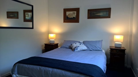 Magnetic Island Bed And Breakfast - Food Delivery Shop 5