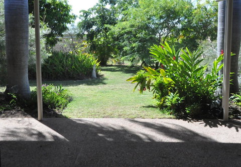 Magnetic Island Bed And Breakfast - Food Delivery Shop 25