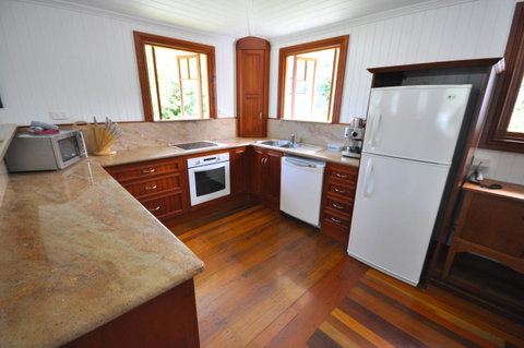 Island Adventure Holiday House - Food Delivery Shop 11