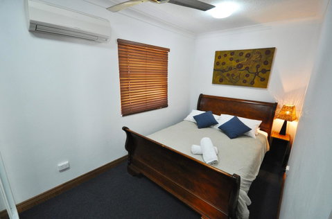 Island Adventure Holiday House - Food Delivery Shop 12