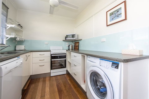 Kooyong Apartment 6 - Food Delivery Shop 2