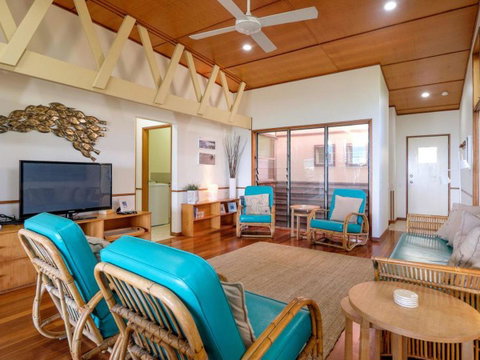 Claytons 1 By Discover Stradbroke - Food Delivery Shop 7