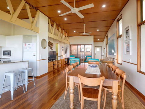 Claytons 1 By Discover Stradbroke - Food Delivery Shop 17