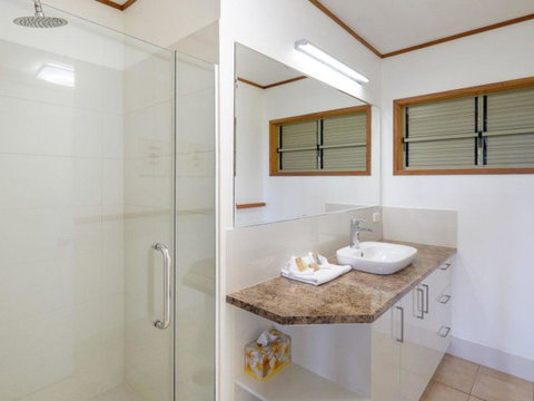 Claytons 1 By Discover Stradbroke - Food Delivery Shop 19