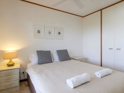Claytons 1 By Discover Stradbroke - Food Delivery Shop 9