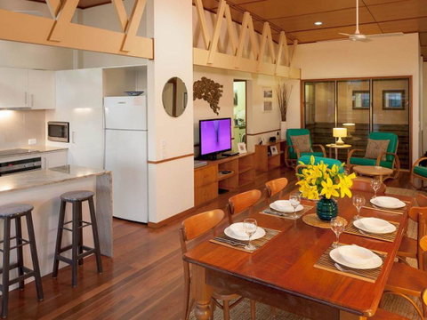 Claytons 1 By Discover Stradbroke - Food Delivery Shop 0