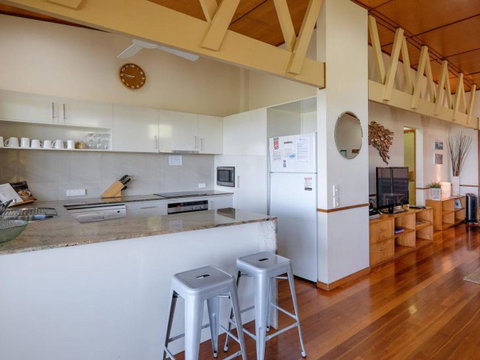Claytons 1 By Discover Stradbroke - Food Delivery Shop 21