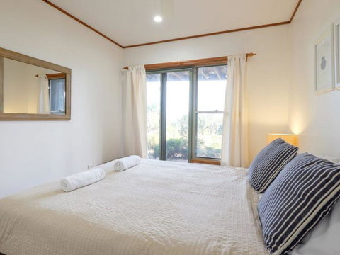 Claytons 1 By Discover Stradbroke - Food Delivery Shop 6