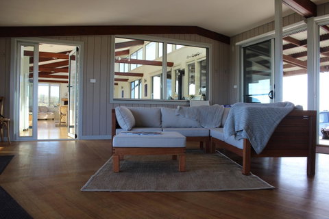 Turnstone Beach House - Food Delivery Shop 12