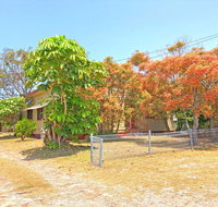 'Daves Place' 27 Rigney St - Holiday house with WIFI Aircon  Boat Parking - Food Delivery Shop