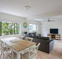 'Pandanus Cove' Apartment 5 - Food Delivery Shop
