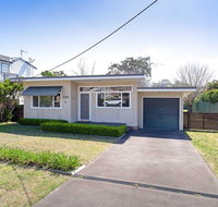 'Shoalz' 28 Rigney Street - Renovated Pet Friendly Cottage  Boat Parking - Food Delivery Shop