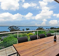 'The Bay' 25 Wallawa Rd - huge home with aircon spectacular views  chromecast - Food Delivery Shop