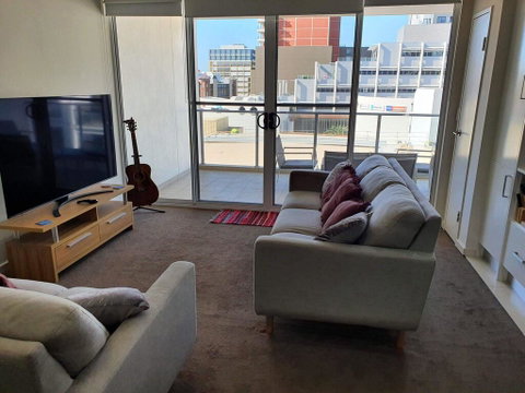 (just Listed) Bolton St 1br 350m Walk To Newcastle Beach +++ Wifi End Eand - Food Delivery Shop 1
