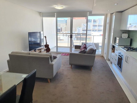 (just Listed) Bolton St 1br 350m Walk To Newcastle Beach +++ Wifi End Eand - Food Delivery Shop 3