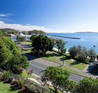 1 'Kiah' 53 Victoria Parade - stunning views wifi aircon just across the road to the water - Food Delivery Shop