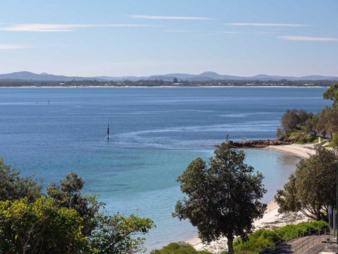 1 'Kiah', 53 Victoria Parade - Stunning Views, Wifi, Aircon, Just Across The Road To The Water - Food Delivery Shop 3