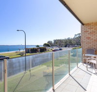 1 'Little Hut' 20 Kurrawa Close - Spectacular Water Views NBN  Air Conditioned - Food Delivery Shop