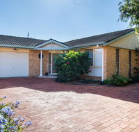 1/4 Huntly Close - Food Delivery Shop