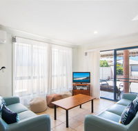1/54 Parkes Airconditioned - Food Delivery Shop