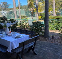 10 'Carindale' 19 Dowling St - Ground Floor Unit with WIFI Foxtel and Linen - Food Delivery Shop