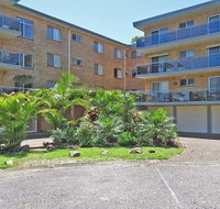 10 'Parkview' 11-13 Catalina Close - peaceful park views - Food Delivery Shop