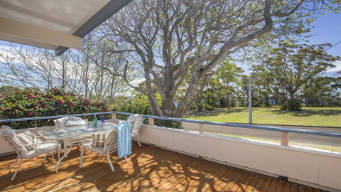 103 Bannister Head Rd - Beaming Bannister Retreat - Food Delivery Shop 0