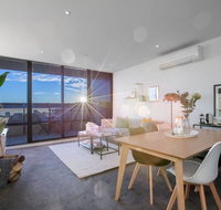 107 Light Filled Cozy Apt in the Heart of St Kilda - Food Delivery Shop