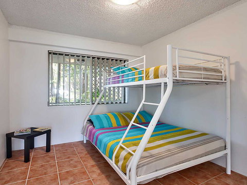 13 'The Poplars' 34 Magnus Street - Ground Floor Unit And Pool In Complex - Food Delivery Shop 2