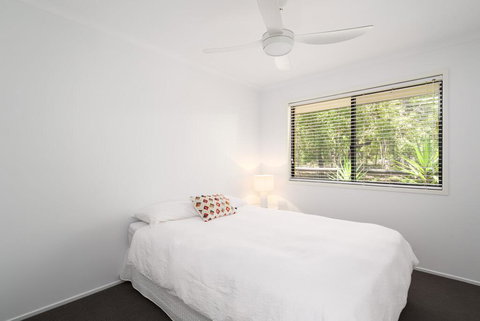 13 Orania Court, Rainbow Shores - Pool, Sleeps 8, Air Conditioning, Fire Pit - Food Delivery Shop 0