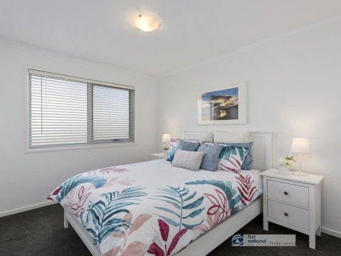 13 Seacombe Grove Ventnor - Food Delivery Shop 3