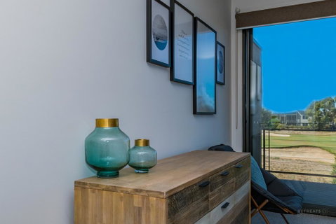 13 Shore Place - Food Delivery Shop 3