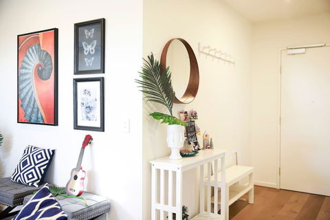 136, Light-filled Homely Box Hill Apt, 2Bed2BathFreeParking - Food Delivery Shop 2