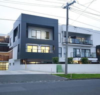 136 Light-filled Homely Box Hill Apt 2Bed2BathFreeParking - Food Delivery Shop