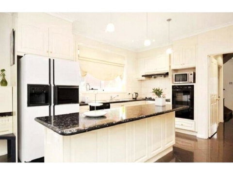 15 Charles Abbotsford Mansion - Food Delivery Shop 3